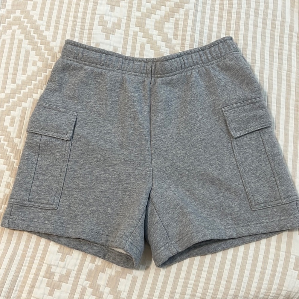 ARITZIA tna boyfriend cozy fleece cargo shorts